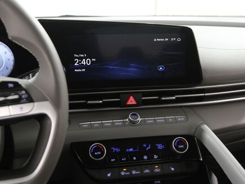 Certified 2023 Hyundai Elantra SEL w/ Convenience Package image 9