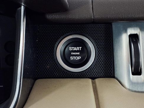 Used 2020 Land Rover Range Rover HSE image 18