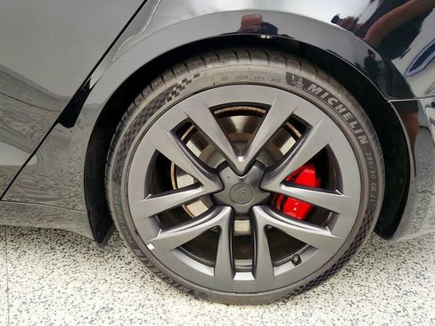 Used 2021 Tesla Model S Plaid image 9