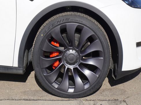 Used 2022 Tesla Model Y Performance image 5