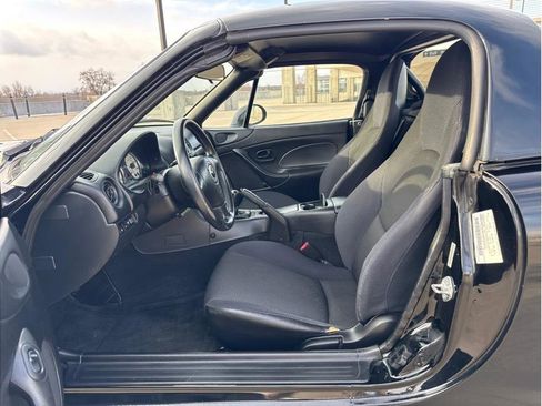Used 2002 MAZDA MX-5 Miata image 12