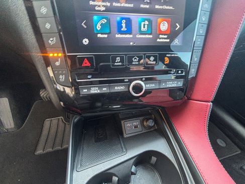 Used 2025 INFINITI QX50 Sport image 4