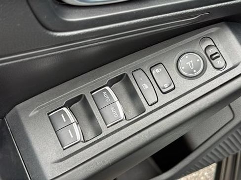 Used 2025 Honda Accord LX image 18