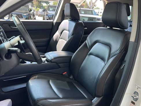 Used 2023 Nissan Pathfinder SL image 8