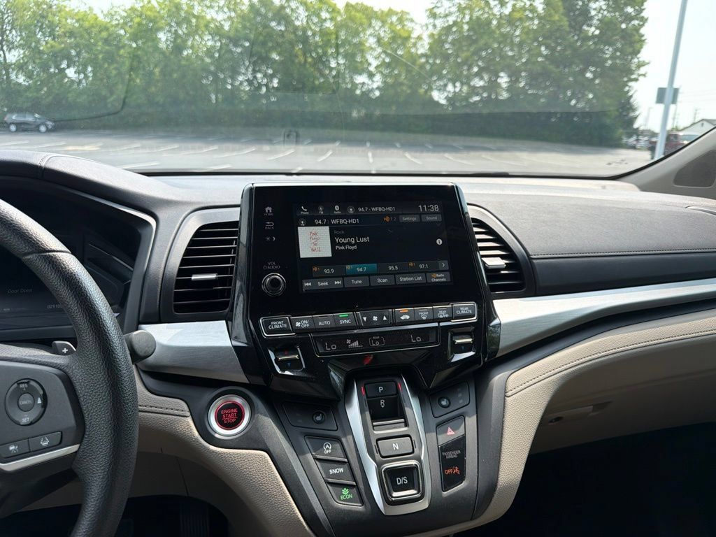 Certified 2024 Honda Odyssey EX image 14