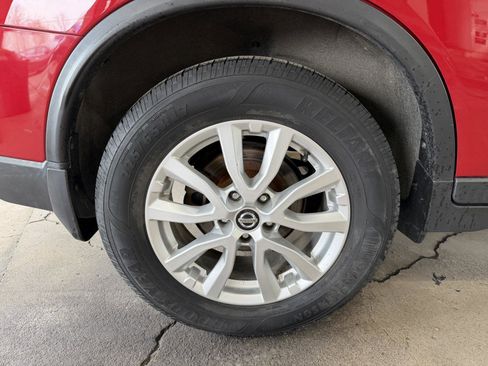 Used 2017 Nissan Rogue SV image 29