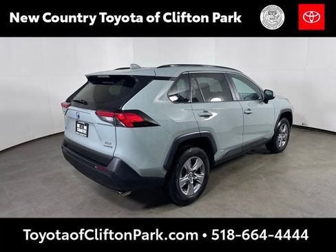 Used 2022 Toyota RAV4 XLE w/ Convenience Package image 3