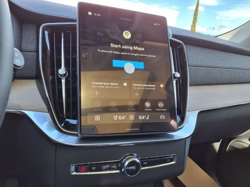 New 2026 Volvo XC90 B6 Plus w/ Protection Package Premier image 15