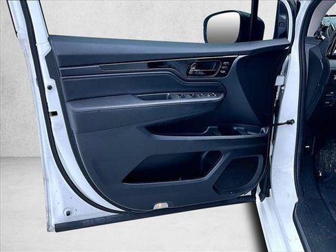 Used 2025 Honda Odyssey Elite image 18