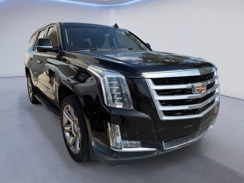 Used 2019 Cadillac Escalade Premium Luxury AWD/4WD image 3