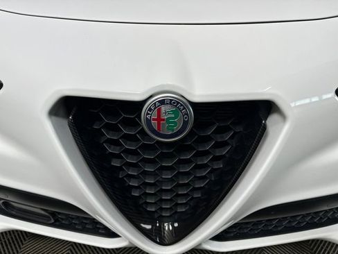Used 2020 Alfa Romeo Stelvio AWD image 9