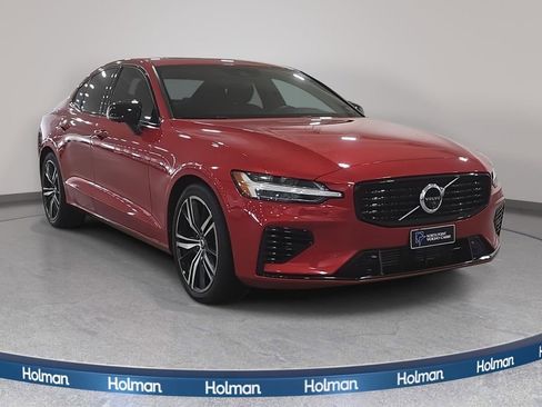 Used 2022 Volvo S60 T8 R-Design image 4