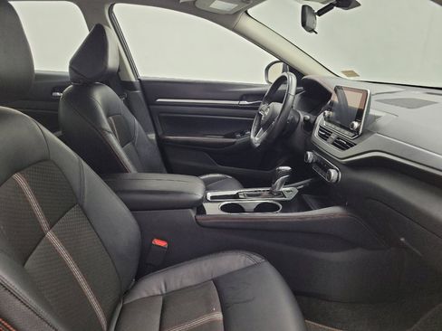 Used 2024 Nissan Altima 2.5 SR FWD image 21