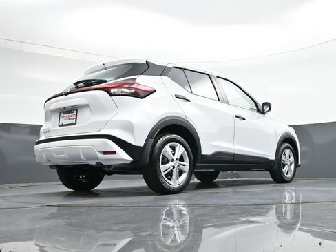 Certified 2025 Nissan Kicks Play S FWD image 32