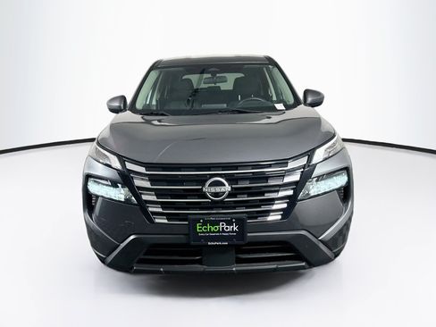 Used 2024 Nissan Rogue SV FWD image 2