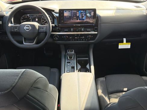 New 2026 Nissan Pathfinder SV image 10