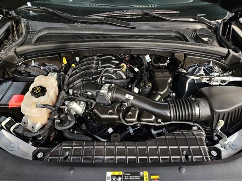 Used 2024 Jeep Grand Cherokee Limited image 19