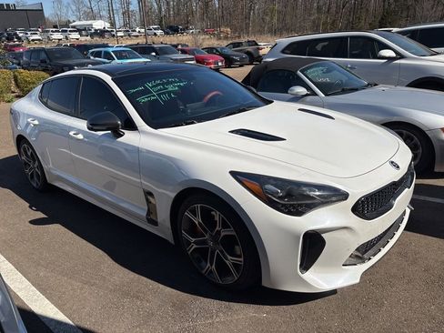 Used 2019 Kia Stinger GT2 image 3