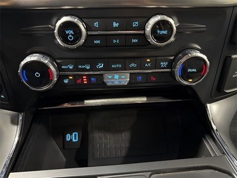 Used 2022 Ford F150 Lariat w/ Equipment Group 502A High image 24