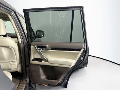 Used 2014 Lexus GX 460 image 32