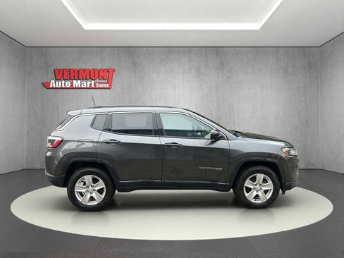 Used 2022 Jeep Compass Latitude image 8
