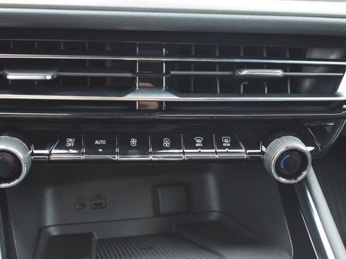 New 2026 Chevrolet Traverse LT w/ Driver Confidence Package FWD image 27