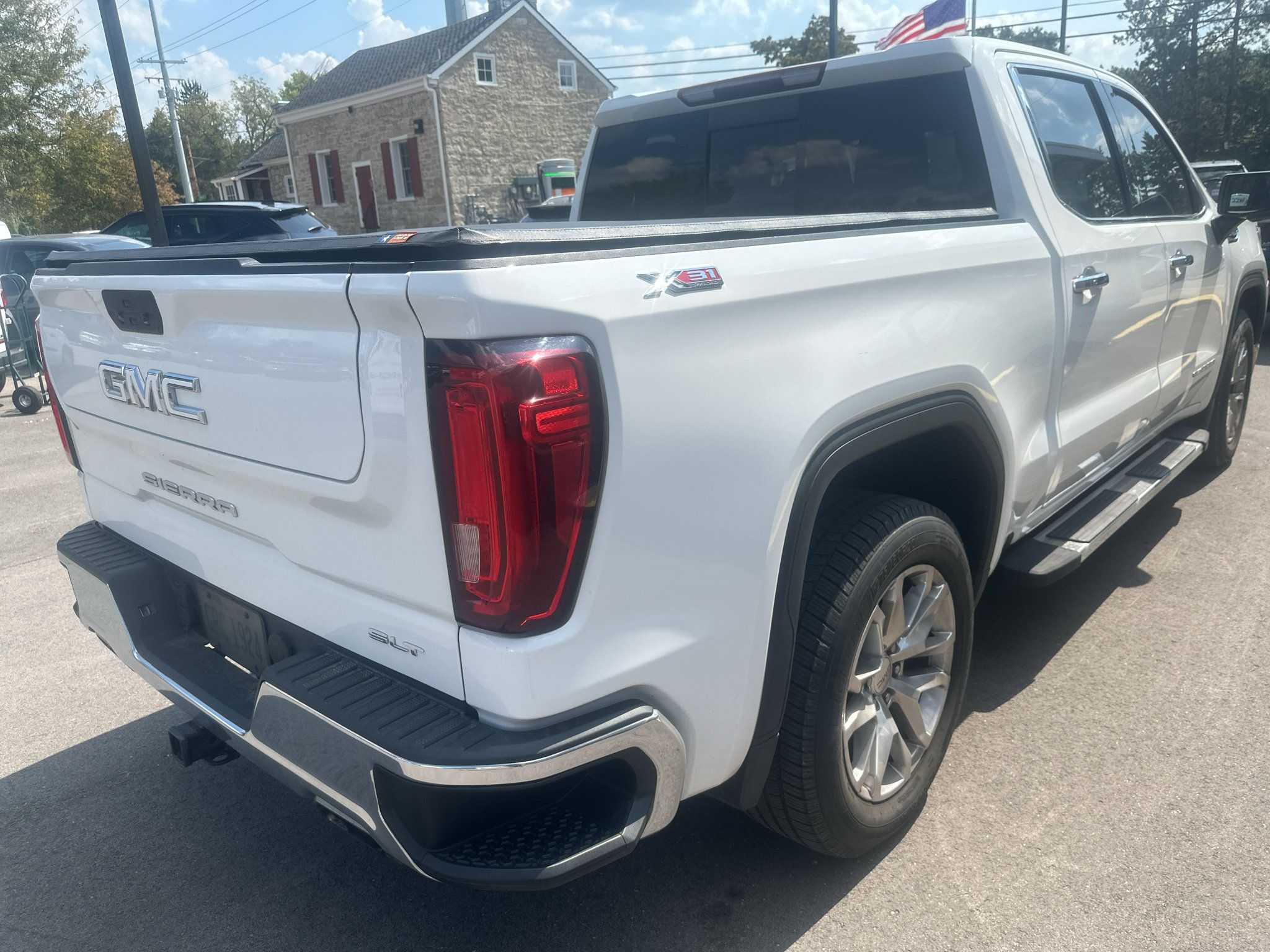 Used 2019 GMC Sierra 1500 SLT w/ SLT Premium Package AWD/4WD image 4