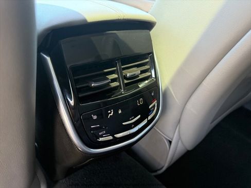 Used 2013 Cadillac XTS Premium FWD image 29