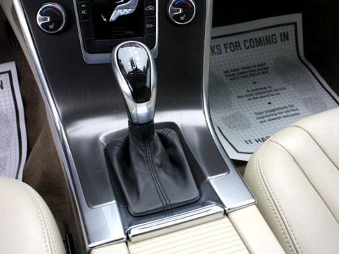 Used 2015 Volvo XC60 T6 w/ Protection Package image 26