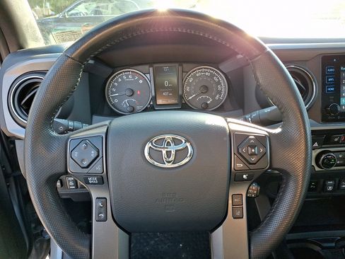 Used 2018 Toyota Tacoma TRD Sport image 20