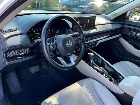 Used 2023 Honda Accord Touring image 17