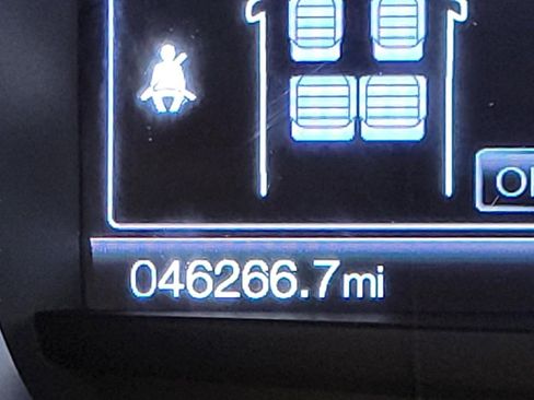 Used 2024 Ford Edge Titanium image 2