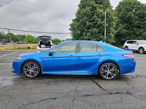 Used 2019 Toyota Camry SE FWD image 4