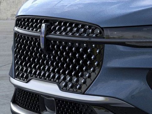 New 2026 Lincoln Nautilus Premier AWD/4WD image 17