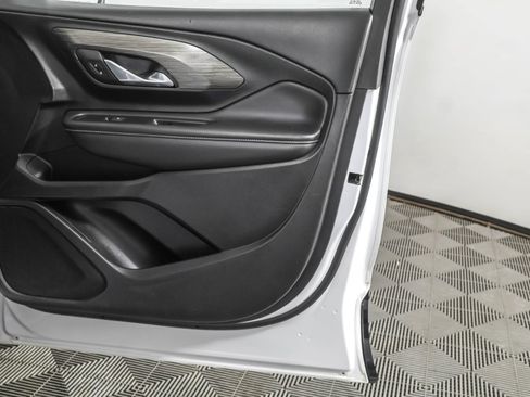 Used 2023 GMC Terrain SLT image 47