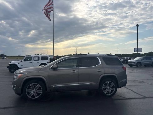 Used 2019 GMC Acadia Denali w/ Technology Package AWD/4WD image 2