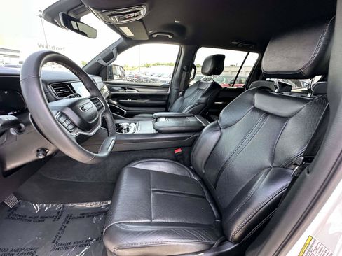 Used 2024 Jeep Wagoneer Series II AWD/4WD image 23