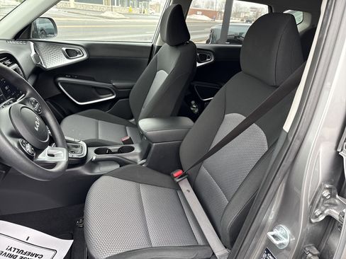 Certified 2025 Kia Soul LX w/ LX Technology Package image 12