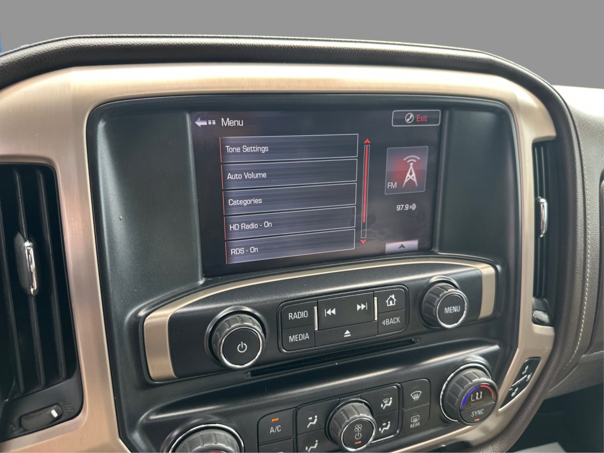 Used 2016 GMC Sierra 1500 Denali w/ Enhanced Driver Alert Package AWD/4WD image 40