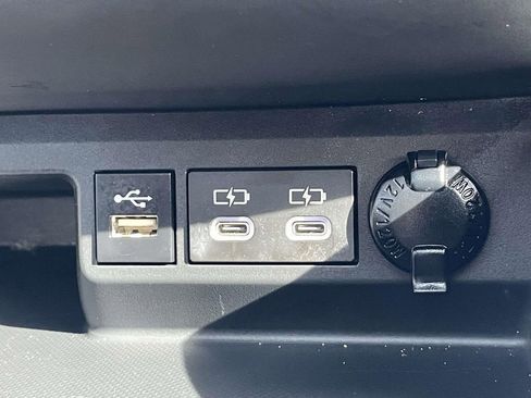 Used 2024 Toyota Highlander XLE image 38