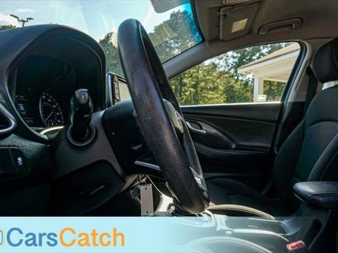 Used 2018 Hyundai Elantra GT image 31