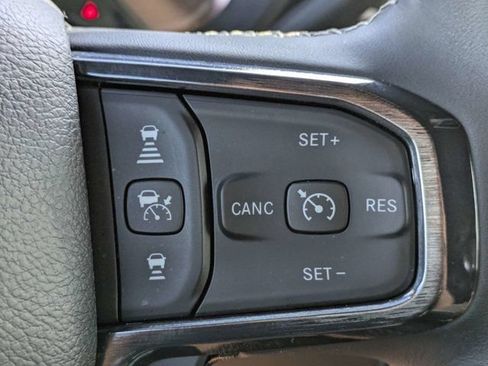 Used 2024 RAM 2500 Limited AWD/4WD image 27