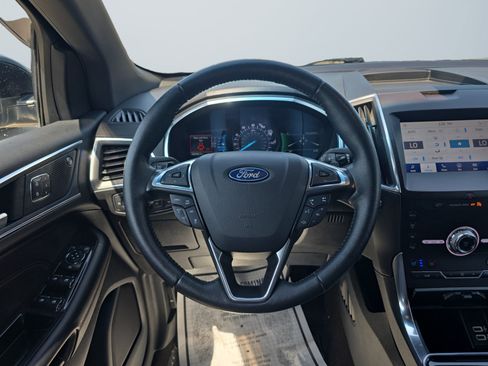 Used 2020 Ford Edge Titanium w/ Equipment Group 301A AWD/4WD image 13
