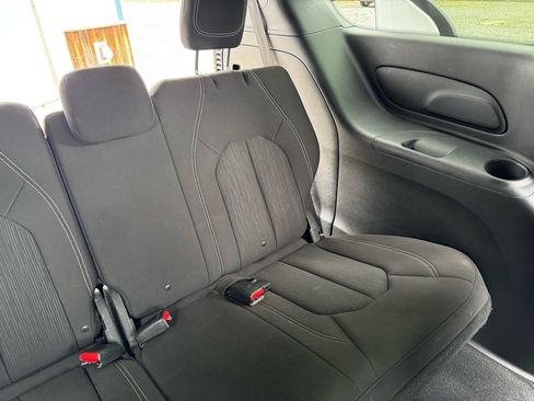 Used 2018 Chrysler Pacifica Touring Plus w/ S Appearance Package FWD image 22
