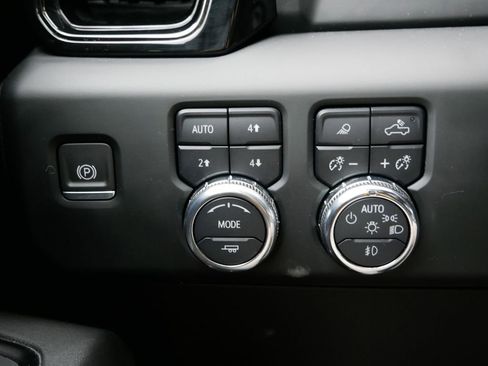 Used 2023 GMC Sierra 1500 AT4 w/ AT4 Preferred Package image 22