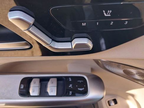 Certified 2023 Mercedes-Benz GLC 300 4MATIC image 6