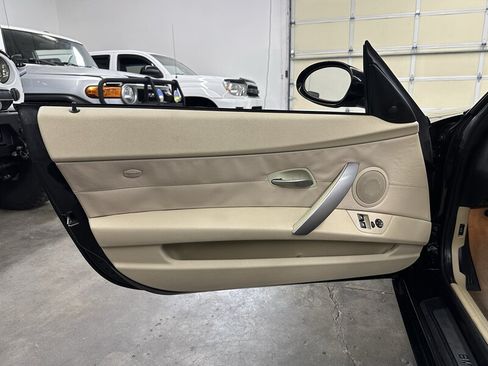 Used 2006 BMW Z4 3.0i RWD image 39