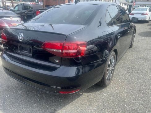 Used 2016 Volkswagen Jetta Sport image 11