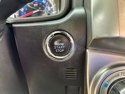 Used 2019 Toyota 4Runner Limited AWD/4WD image 28
