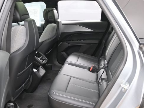 Used 2024 Cadillac Lyriq Tech RWD image 35